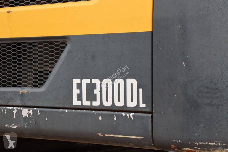 جرافة Volvo L