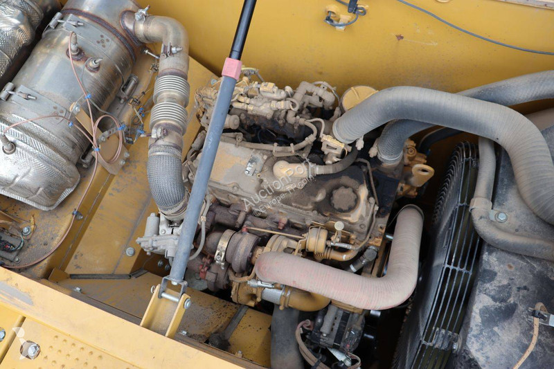 جرافة Caterpillar 320FL