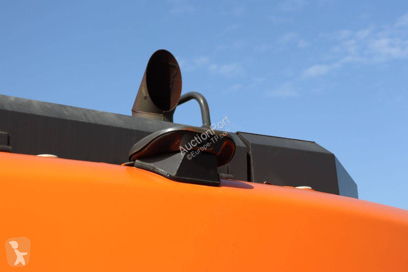 جرافة Hitachi ZX140W-6
