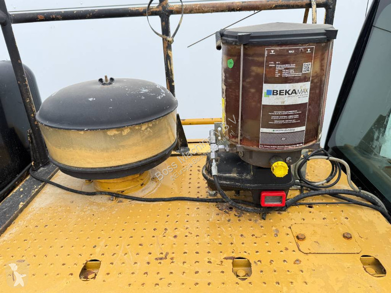 Skovel Caterpillar - Automatic Greasing / Top...