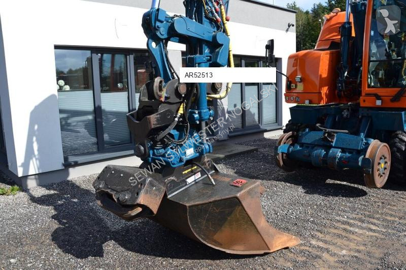 Excavadora Caterpillar M