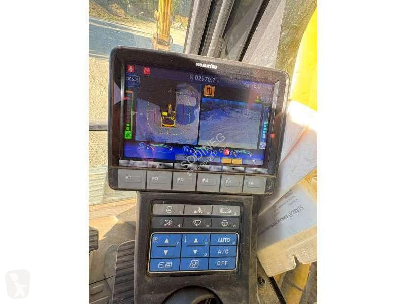 Escavadora Komatsu 11