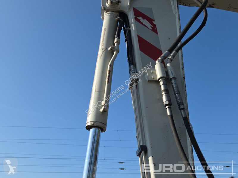 Pelle Takeuchi TB295W