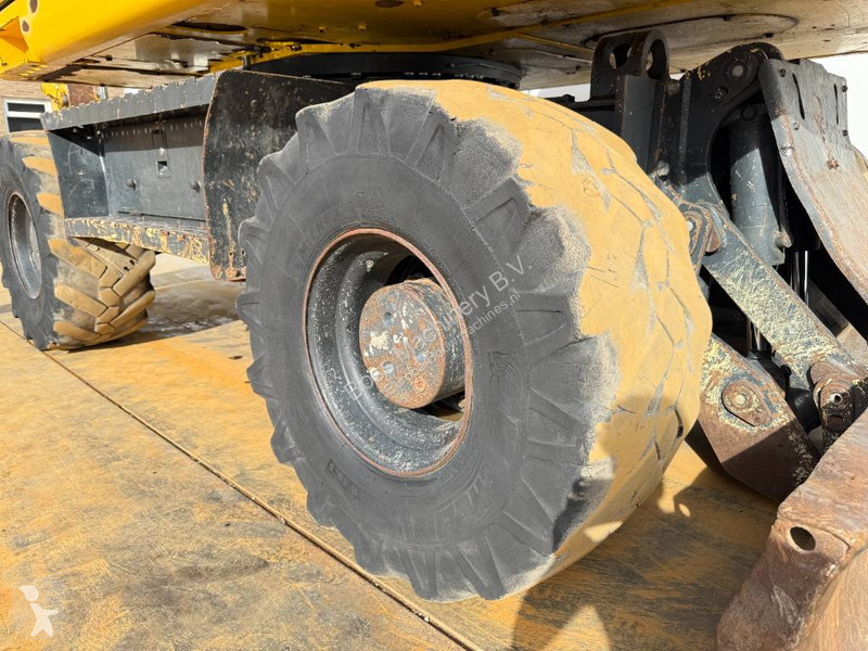 Pelle Komatsu - Triple Boom / Blade / Hammer Lines