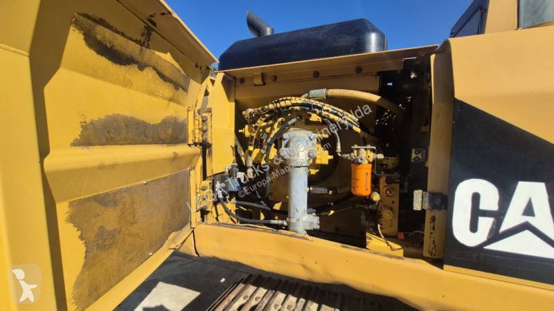 Excavator Caterpillar 320L