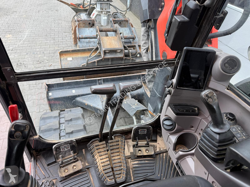 جرافة Kubota KX085-5