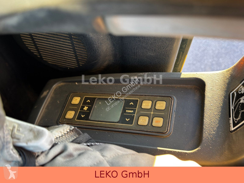Pelle Hyundai Robex 55W9 Mit 4 Löffeln