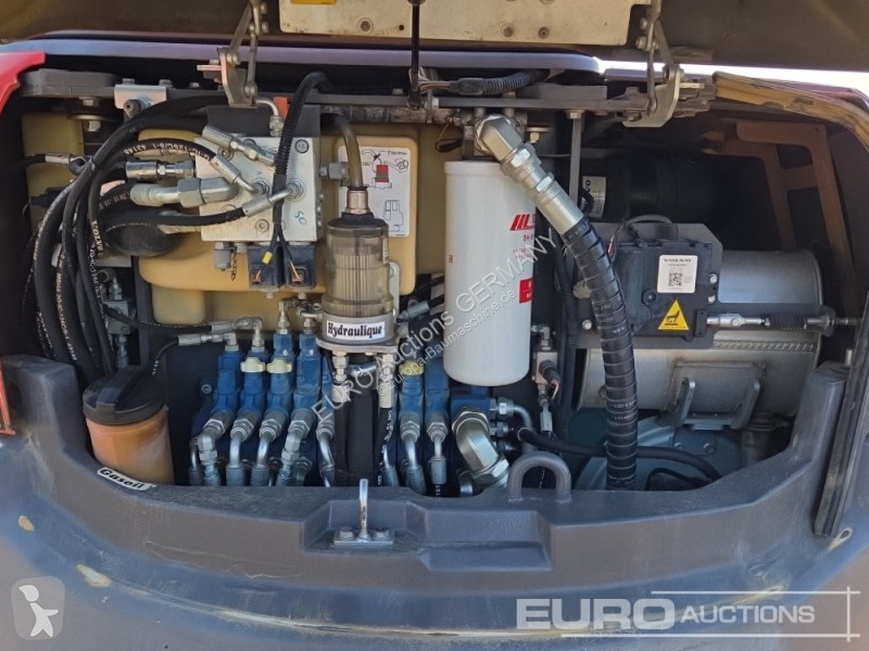 Багер Volvo ECR50D
