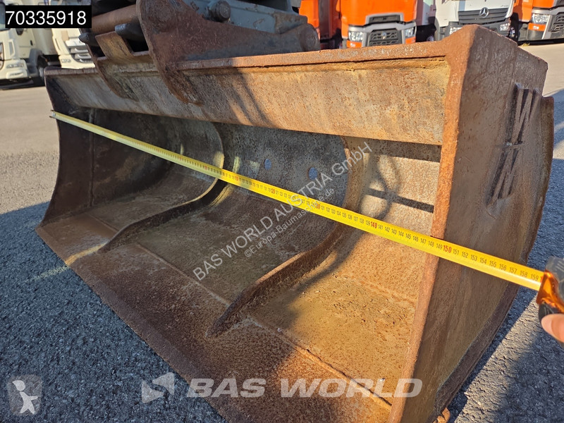 جرافة Wacker Neuson Powertilt