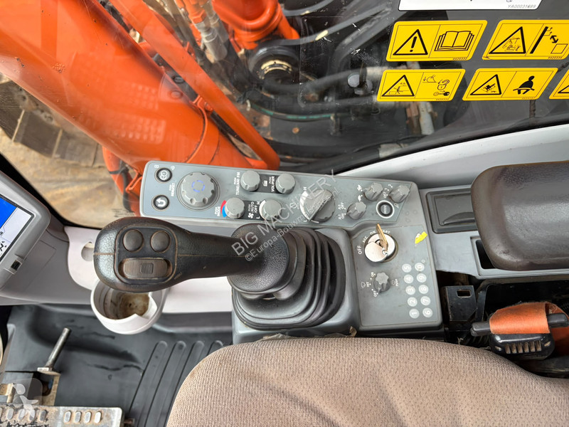 جرافة Hitachi LC-6