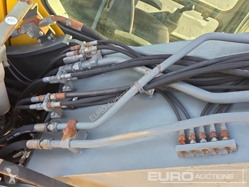 جرافة Volvo EC240