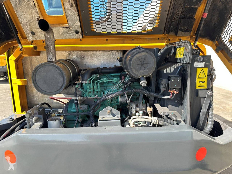 Escavadora Volvo D