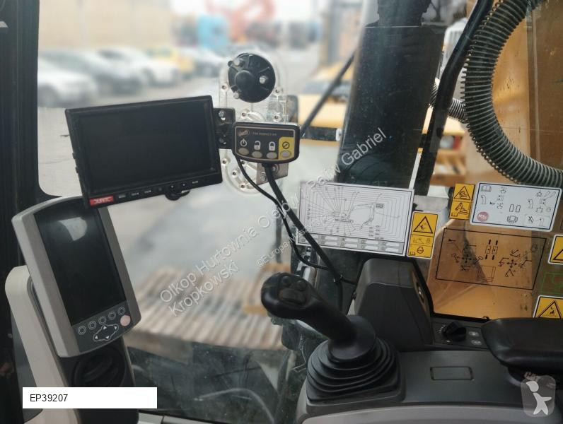Excavator Caterpillar Z SYSTEMEM 3D LEICA