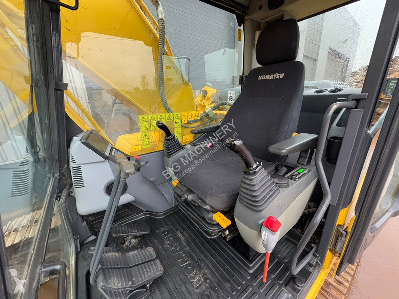 Lopatový nakládač Komatsu HB215LC-1 HB