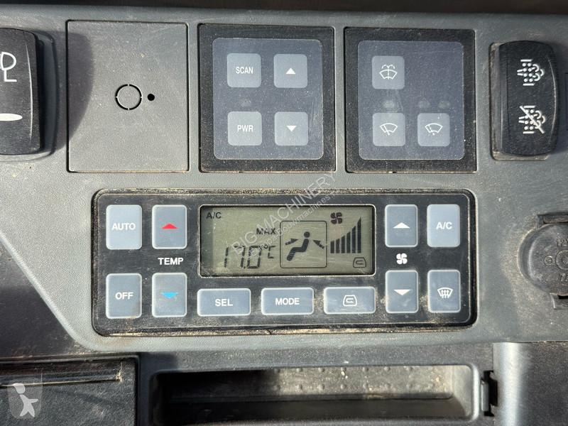جرافة Doosan -5 - 680 hours