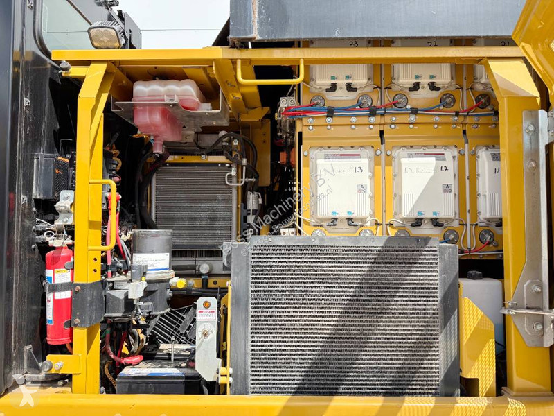 Graafmachine Caterpillar 323FL Z-Line Full...