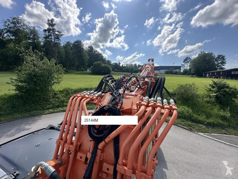 Lopatový nakládač Hitachi