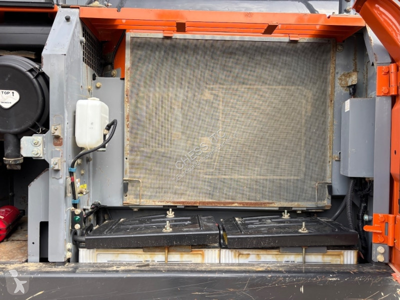 Escavadora Hitachi LC-6