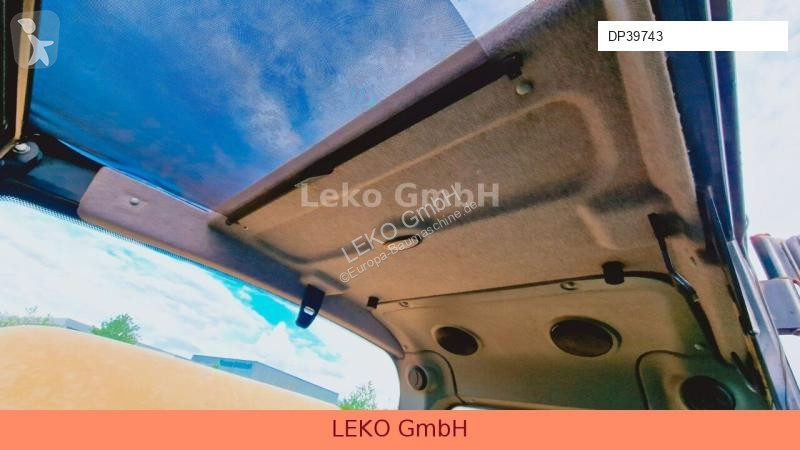 Escavatore Yanmar B 95W Mit Drei Löffeln und...