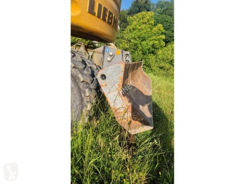 Lopatový nakládač Liebherr A COMPACT