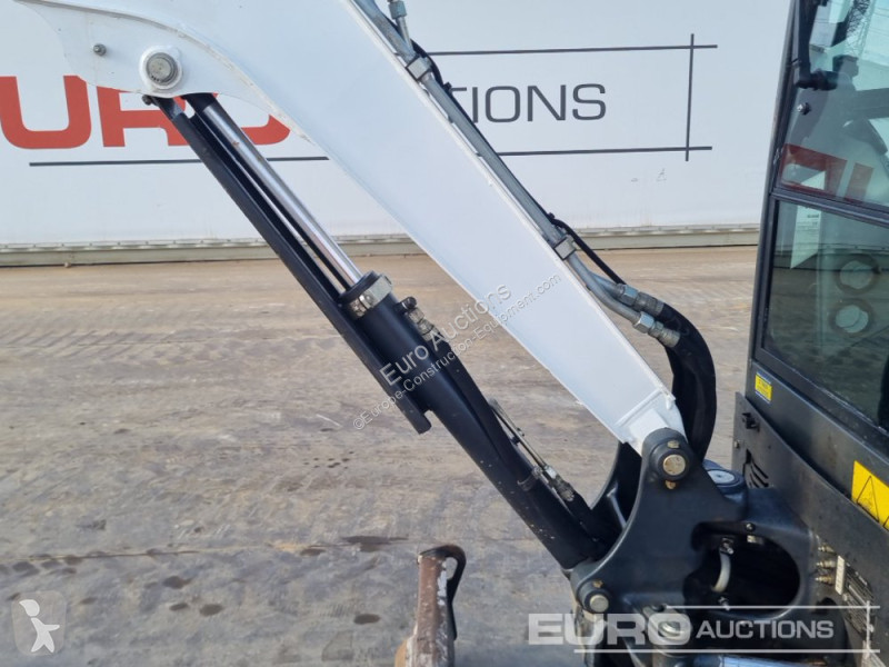 جرافة Bobcat E27Z