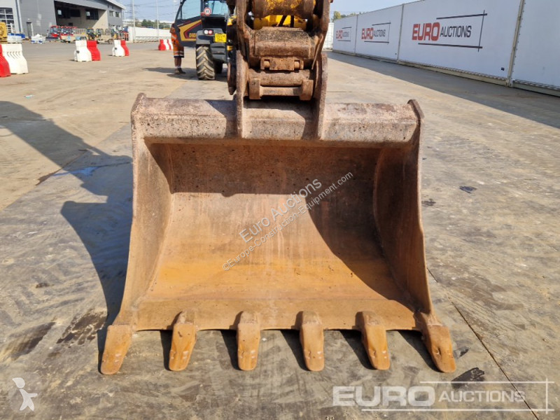 جرافة JCB 220X LC