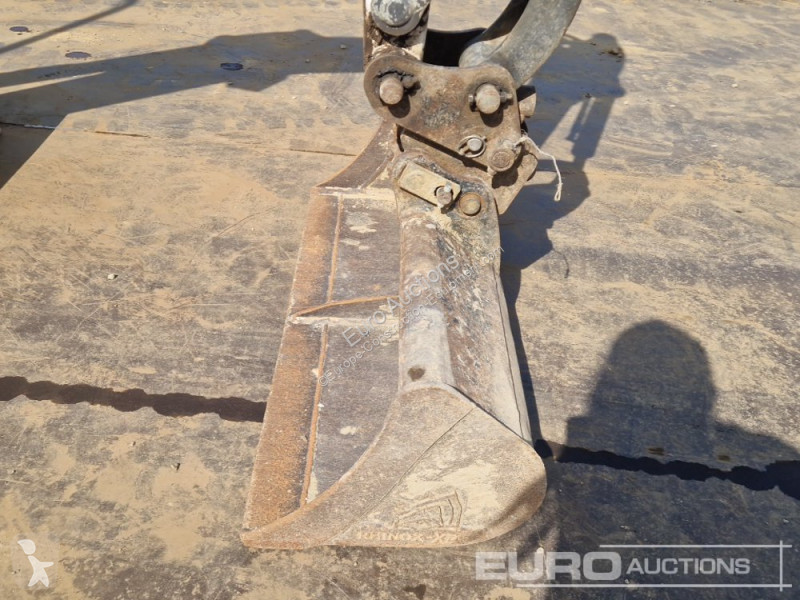 جرافة Bobcat E17