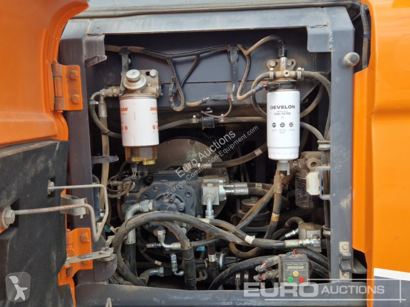 Escavadora Doosan -7