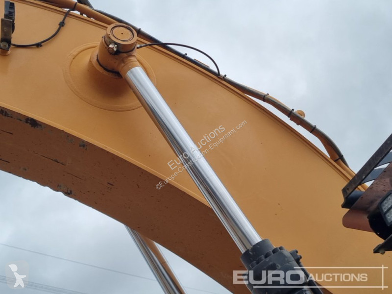 Escavadora Case CX370D