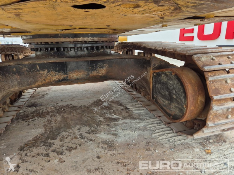 Escavatore Caterpillar 2