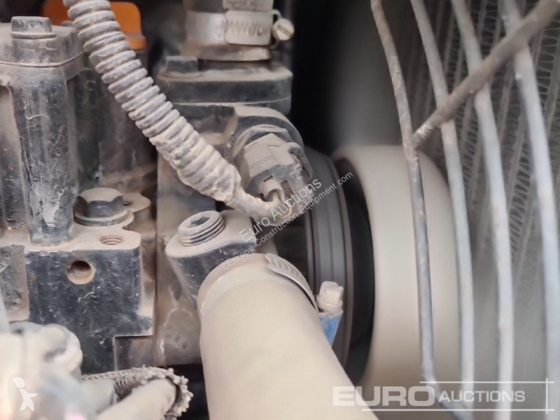 Escavadora Takeuchi TB216