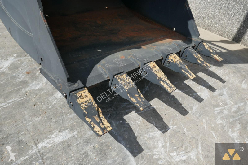Escavatore Hitachi -6