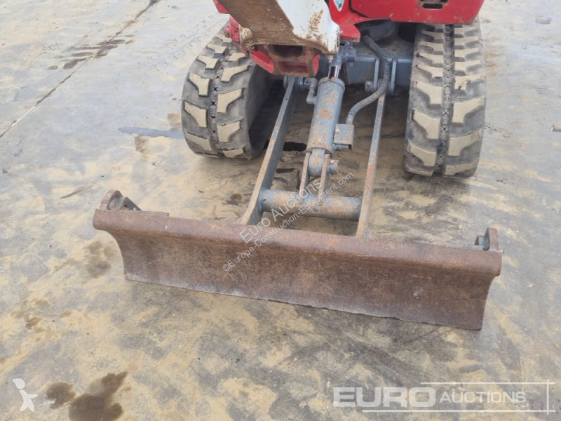 Escavadora Takeuchi TB216