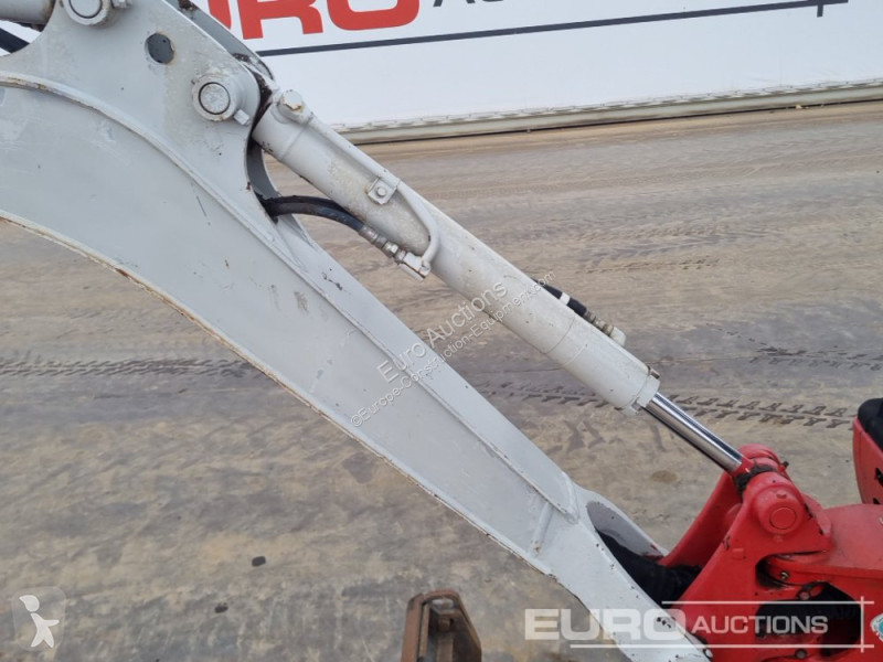 Escavadora Takeuchi TB216