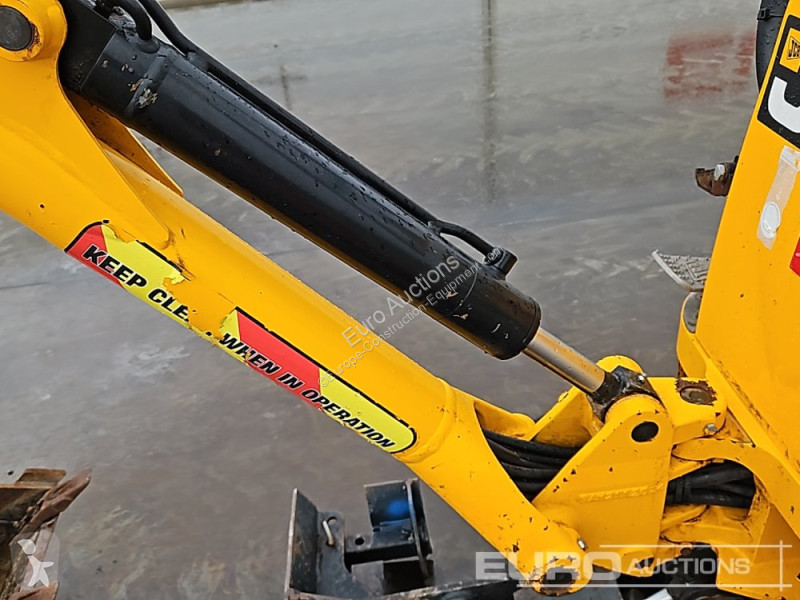 Lopatový nakládač JCB