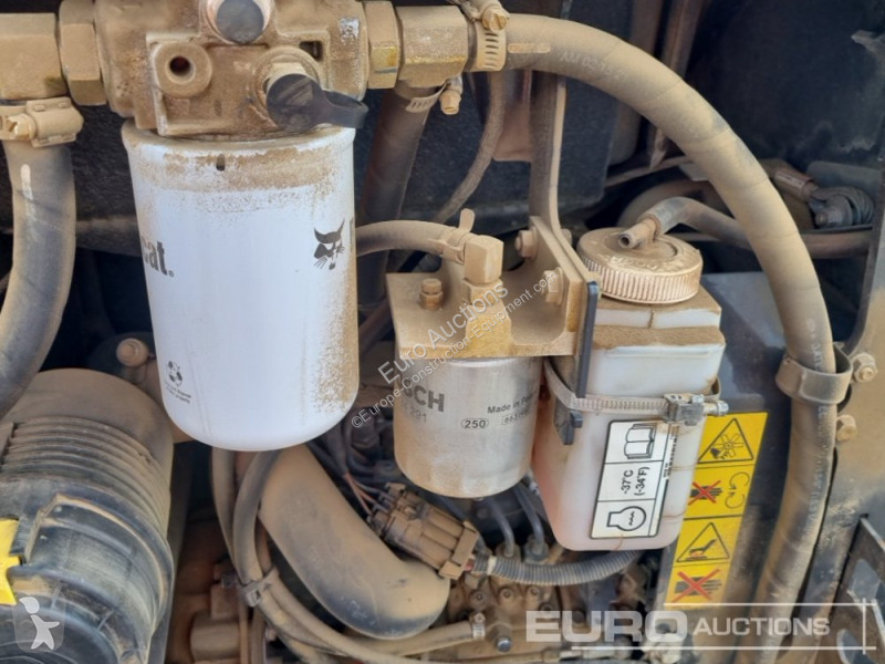 Lopatový nakládač Bobcat E17