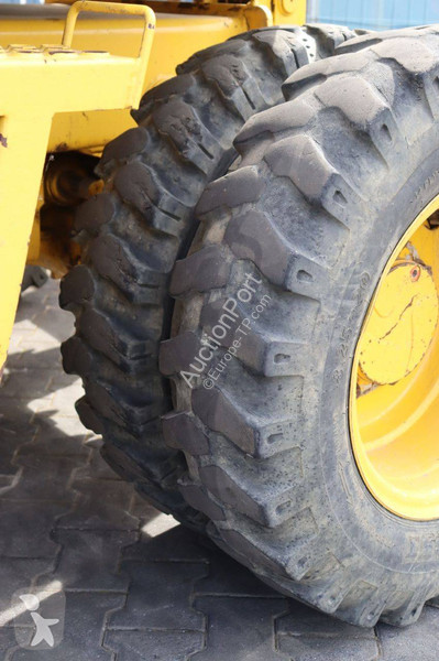 Escavatore Komatsu MR-8