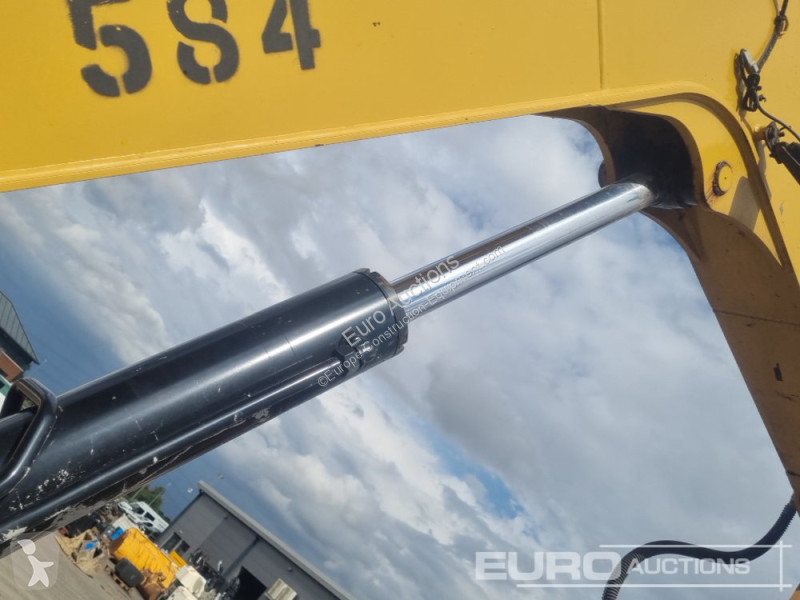 Excavator Caterpillar R