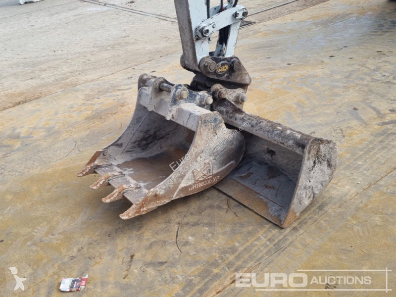 Escavadora Takeuchi TB240