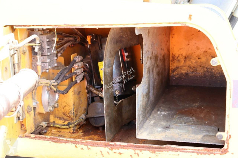 Escavatore Liebherr R922