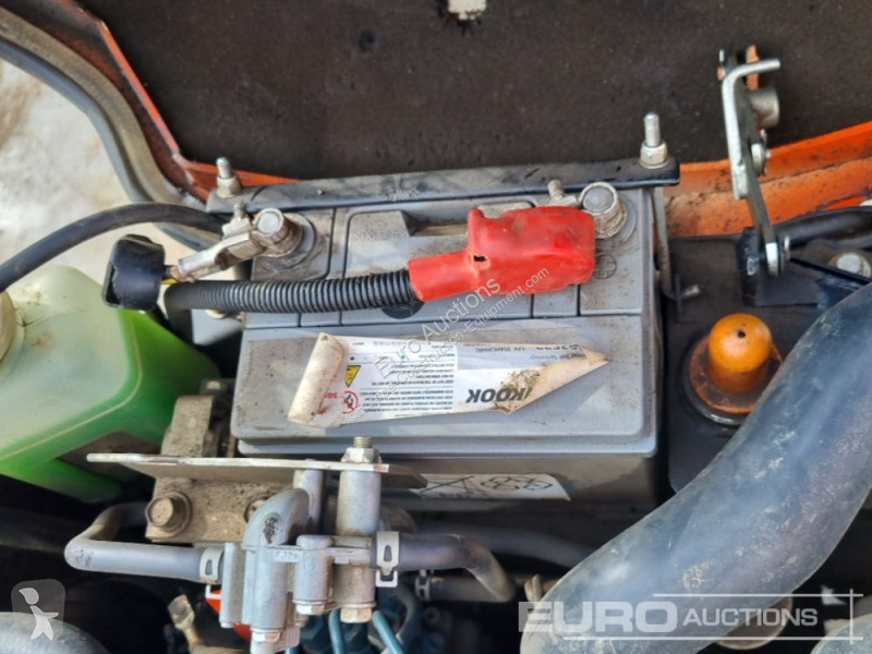 Lopatový nakládač Kubota K008-3