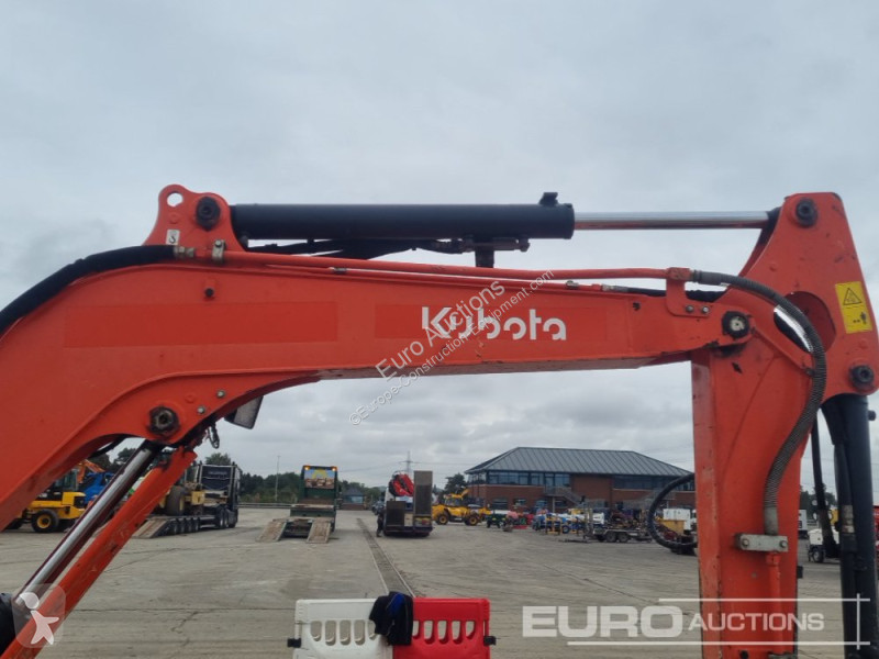 Lopatový nakládač Kubota U48-4