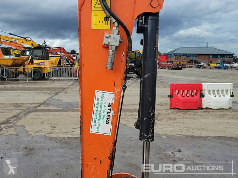 Lopatový nakládač Hitachi ZX26U-6 CR