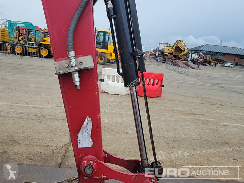 Lopatový nakládač Yanmar SV26