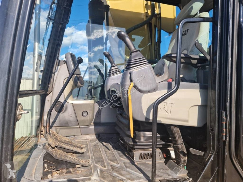 جرافة Caterpillar LRR * 2011r. *