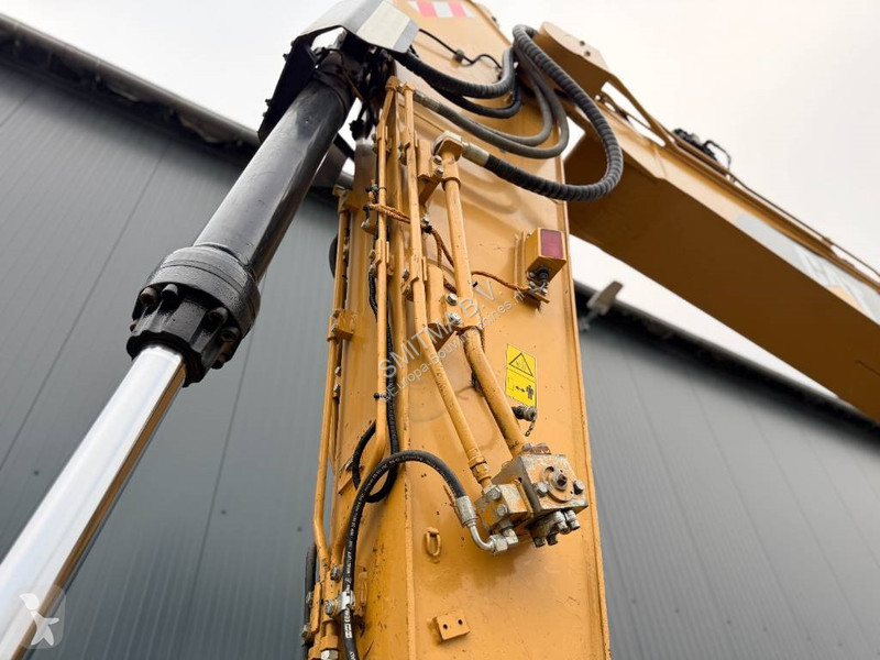 جرافة Caterpillar 320E
