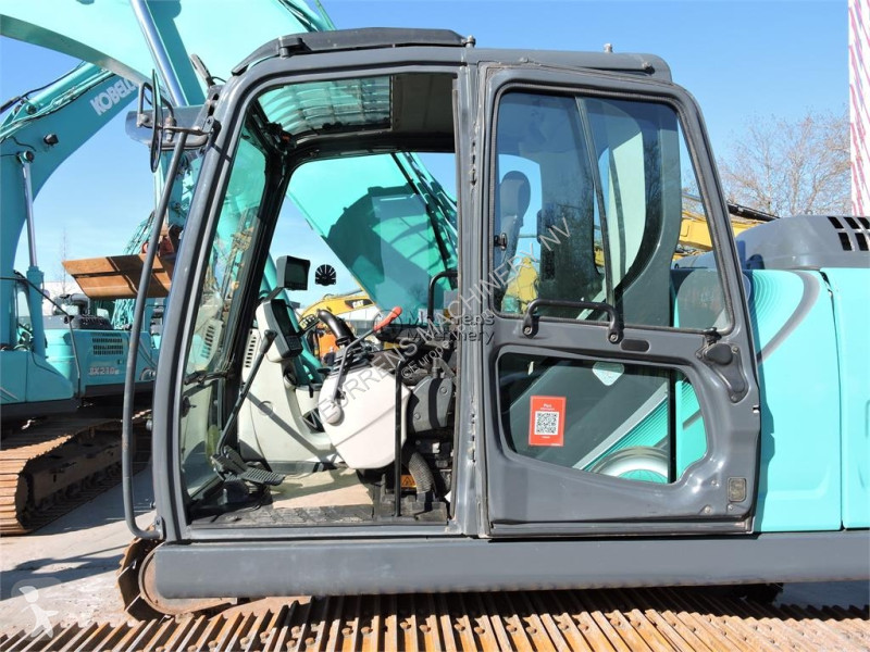 جرافة Kobelco SK210