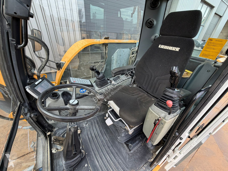 جرافة Liebherr Compact
