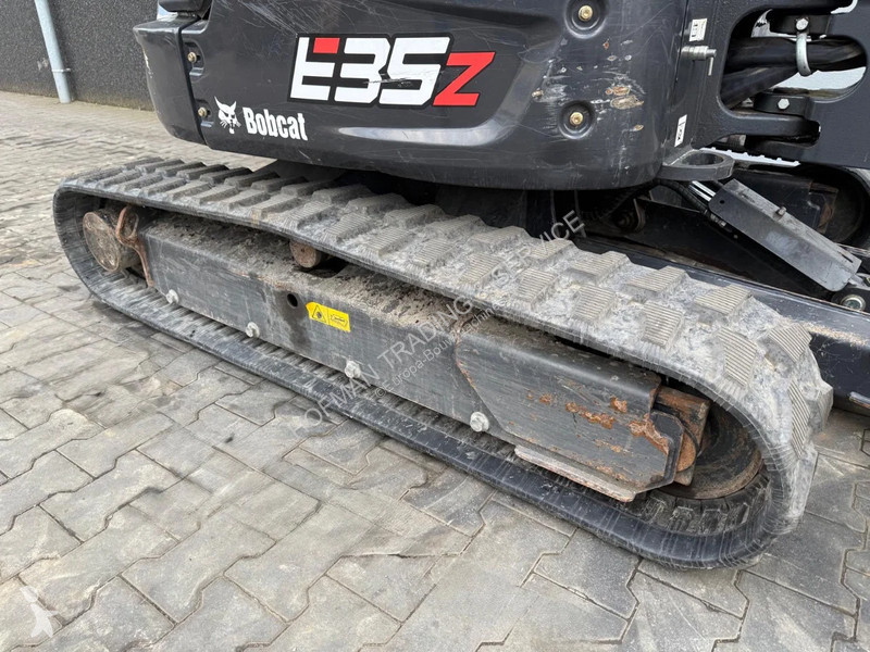 Lopatový nakládač Bobcat z