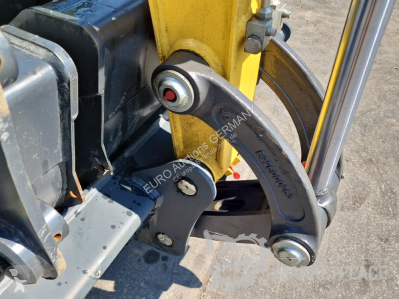 Rýpadlo New Holland D